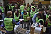 Groep vrijwilligers tijdens collecte voor Haiti