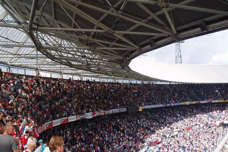 Journalisten vergeten de waarheidsvinding bij wanbeleid Feyenoord image