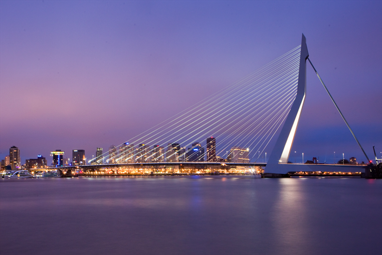 Oostelijke Stadsbrug Rotterdam is luxe, geen noodzaak image
